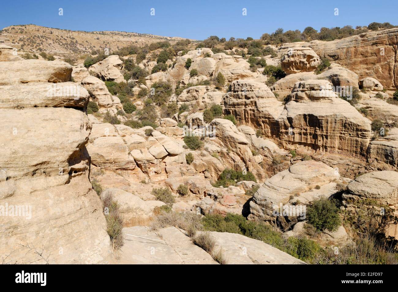 Giordania, Tafilah Governatorato, Dana, Dana riserva naturale più grande riserva della biosfera, arido paesaggio Foto Stock