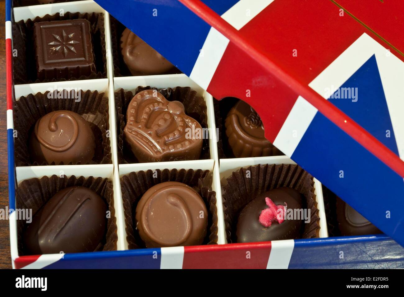 Regno Unito Londra Bond Street Chocolatier Charbonnel et Walker è stata fondata nel 1875 e fornitore ufficiale della Corte Reale Foto Stock