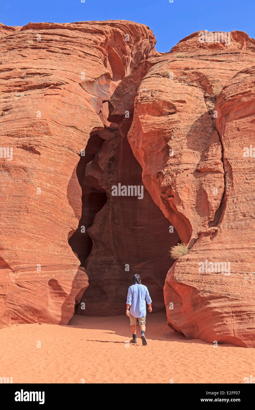 Stati Uniti, Arizona, Navajo Nation Indian Reservation, Superiore Antelope Canyon ingresso vicino a pagina Foto Stock