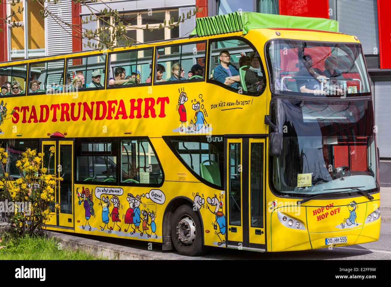 Germania, Amburgo, Stadtrundfahrt autobus turistico Foto Stock