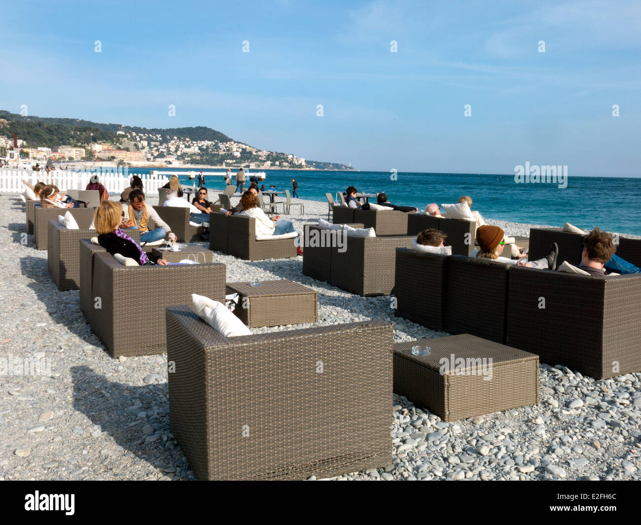 Beachfront cafe sul Lido Plage, Promenade des Anglais, Nice, Francia Foto Stock