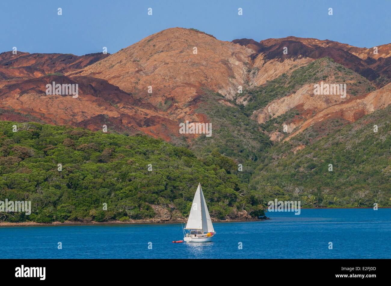 Francia, Nuova Caledonia, Grande Terre, Provincia del Sud e della baia di Prony dalla off shore visualizza Foto Stock