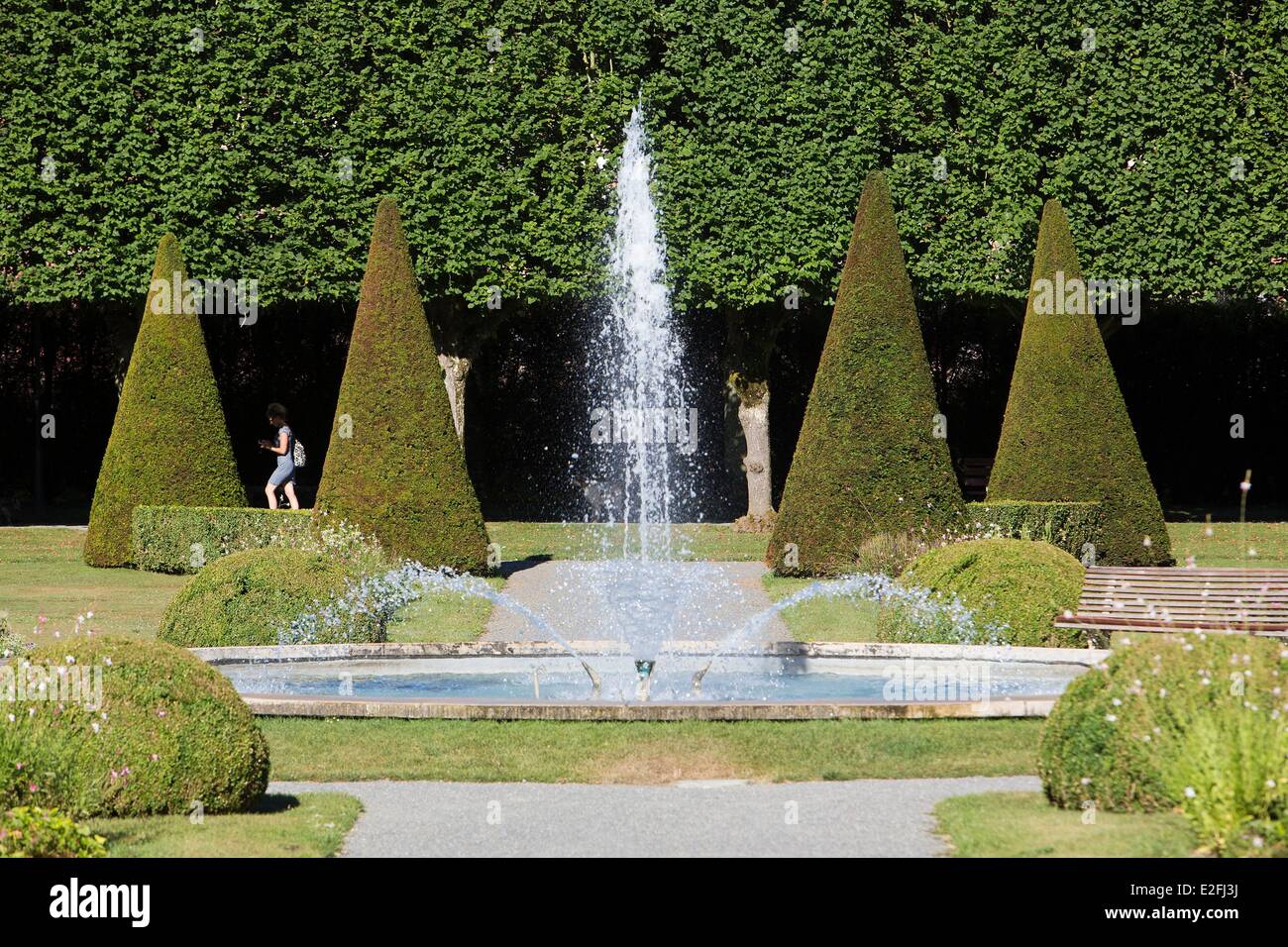 Francia, Seine et Marne, Coulommiers, getto d'acqua nel Jardin a la francaise progettato da Claude Mollet nel Parc des Capucins, 3 Foto Stock
