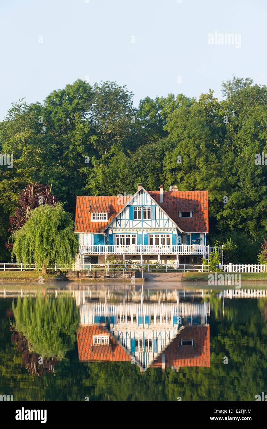 Francia, Seine et Marne, Fontaine le Port, casa sulle rive del fiume Senna Foto Stock