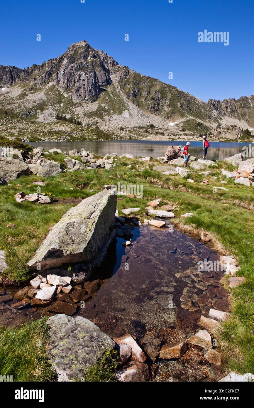 Francia, Hautes Pirenei, vicino Neouvielle Riserva Naturale Lago di nere Foto Stock