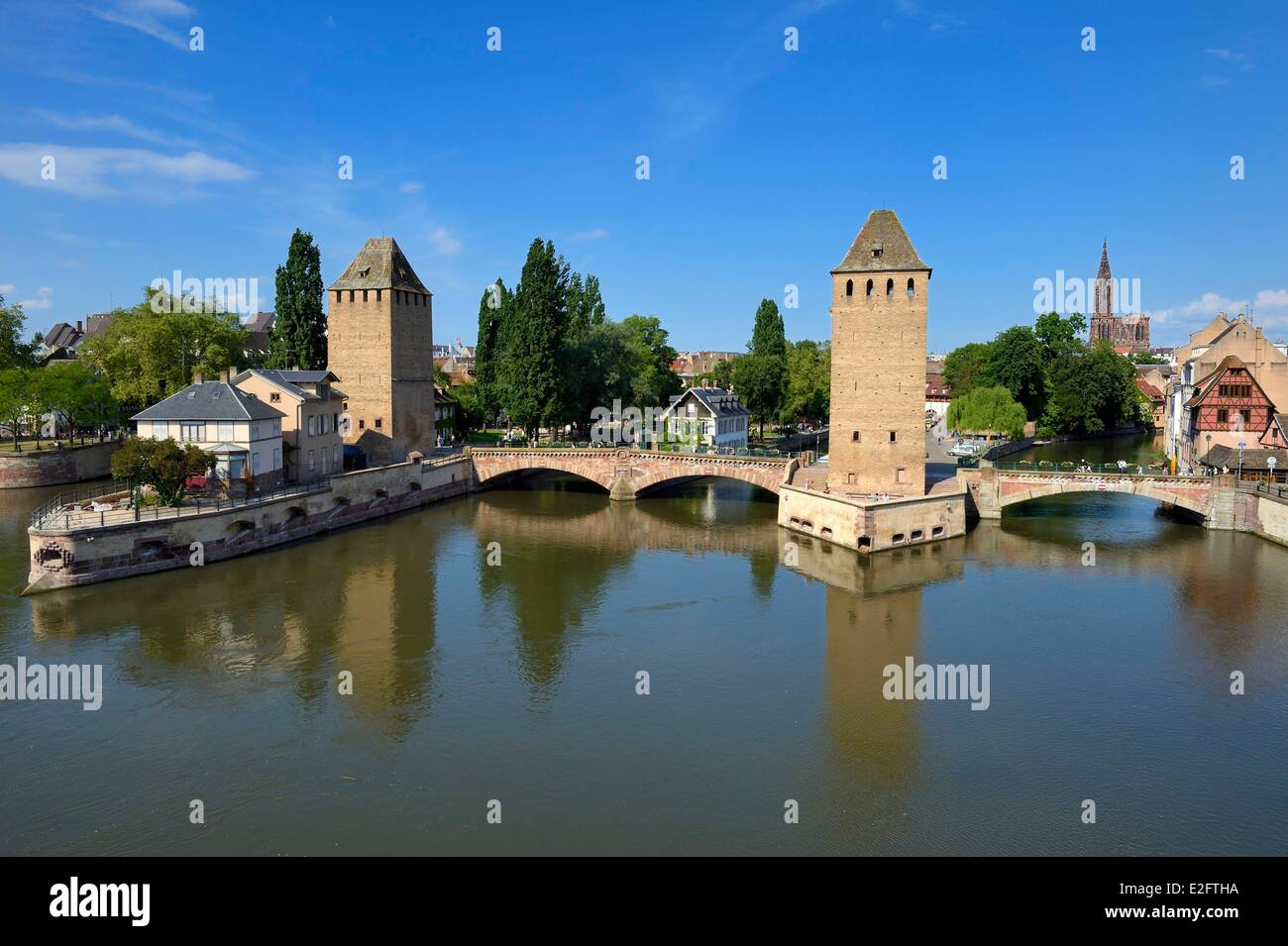 Francia Bas Rhin Strasburgo città vecchia elencati come patrimonio mondiale dall' UNESCO quartiere Petite France torri difensive della coperta Foto Stock