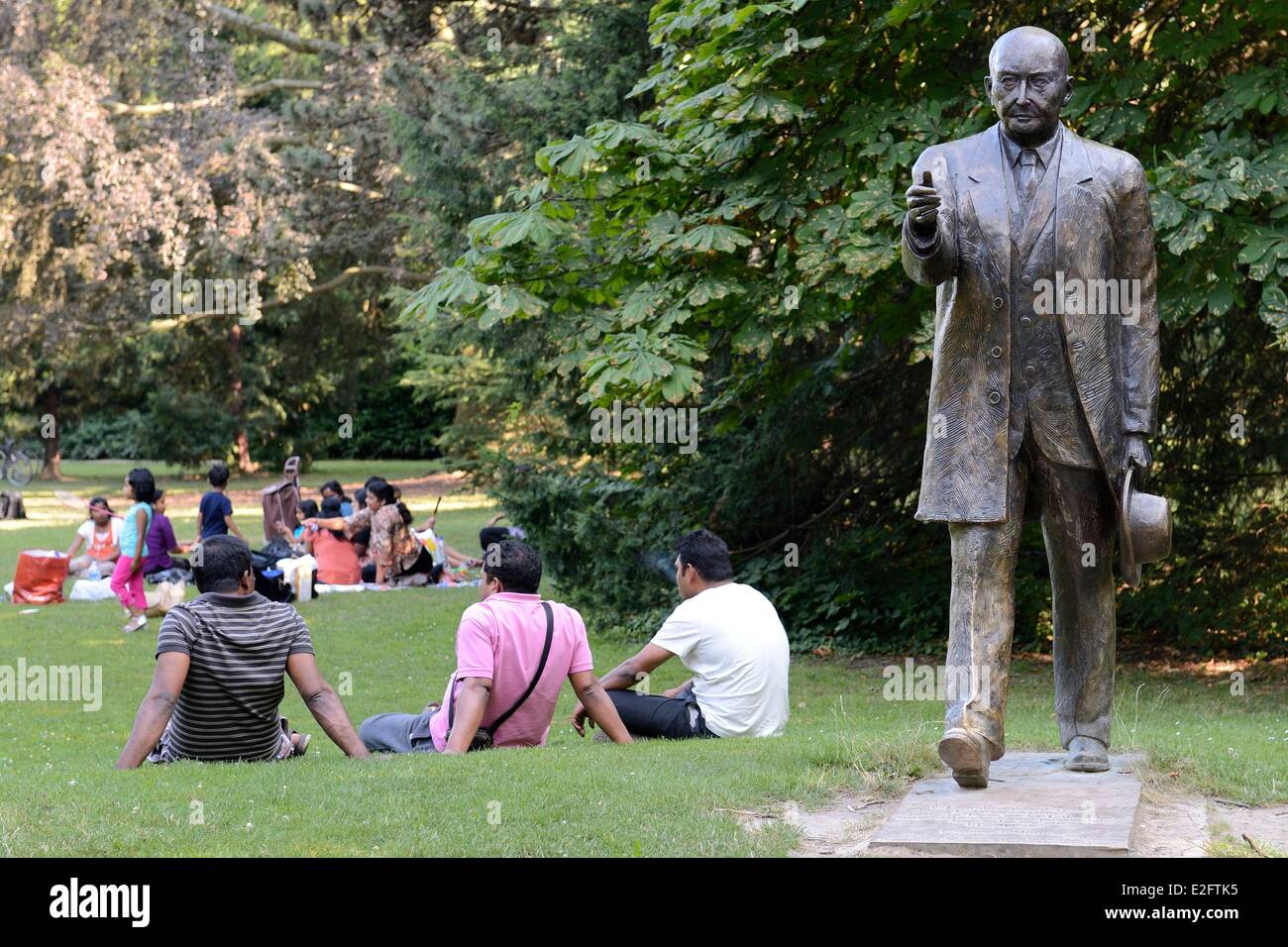 Francia Bas Rhin Strasburgo parc de l'Orangerie (Orangerie Park) statua di Pierre Pflimlin Foto Stock