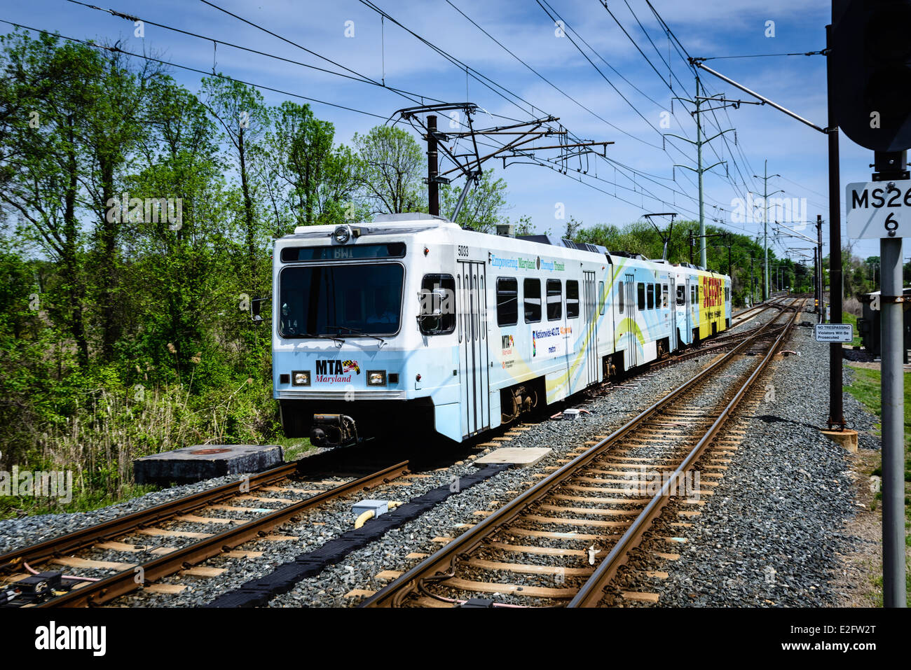 Metropolitana Leggera di Baltimore sul veicolo BWI a caccia di fondovalle, nursery Road Station, Pumphrey, Maryland Foto Stock