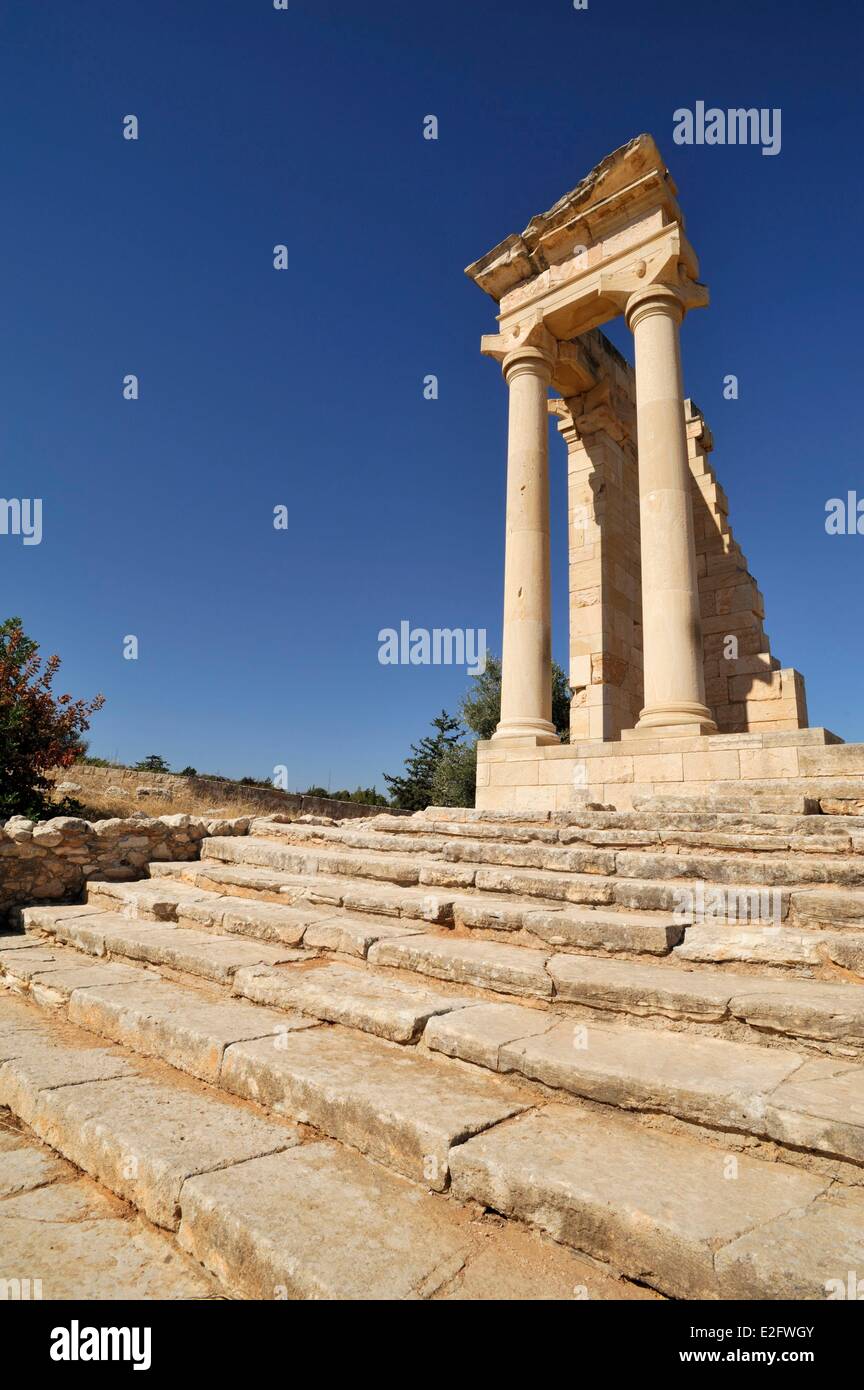 Cipro Limassol District Kourion sito archeologico santuario di Apollo Hylates rovine del Tempio due colonne Foto Stock