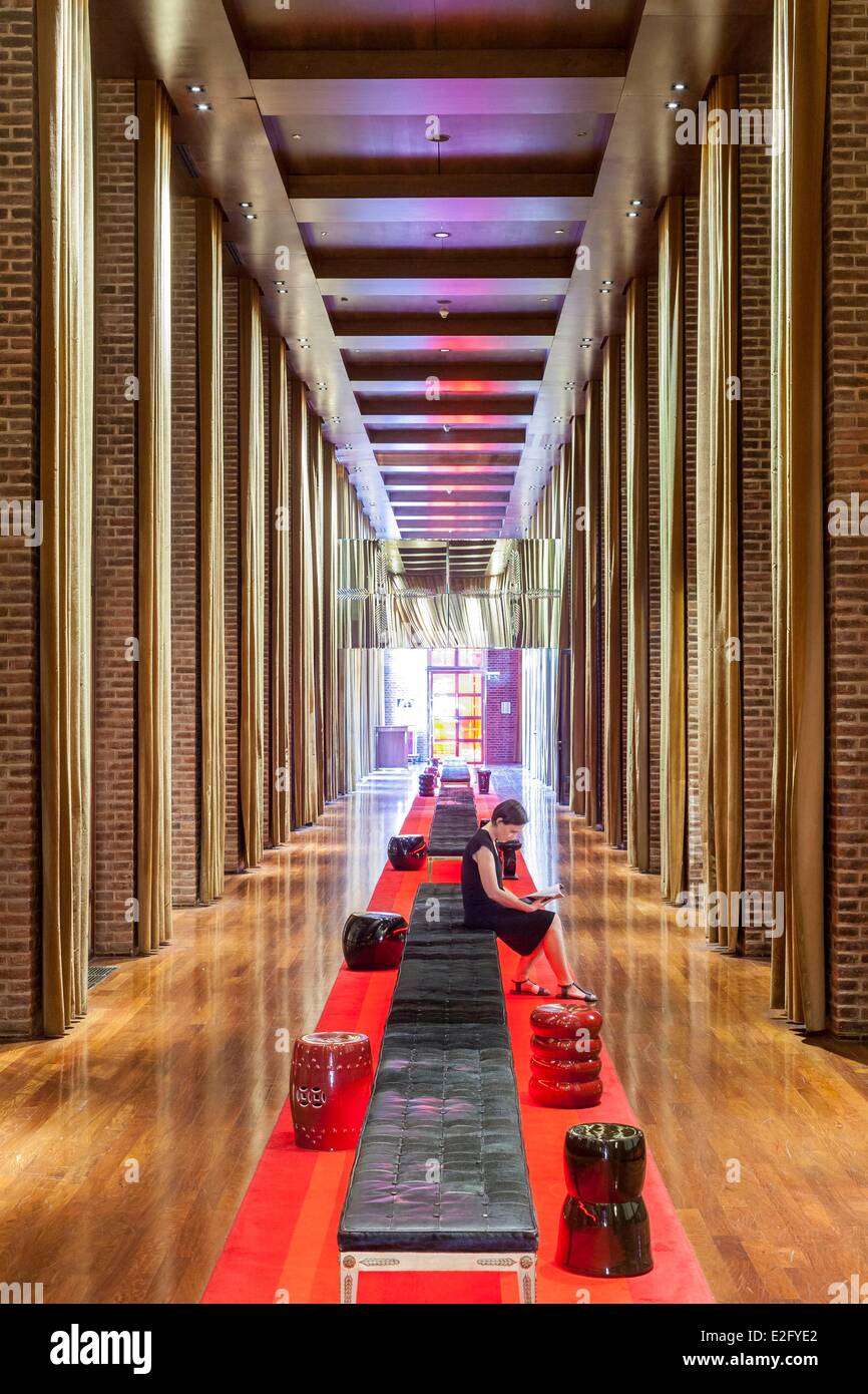 Argentina Buenos Aires Puerto Madero District hotel di lusso Faena inaugurato nel 2004 e decorato con il designer francese Philippe Foto Stock