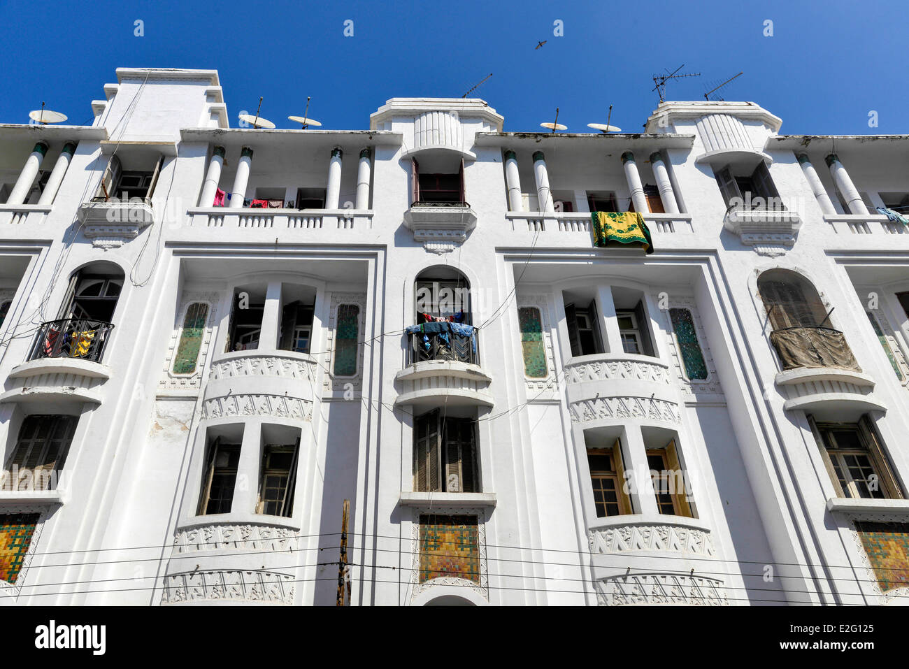 Marocco Casablanca Avenue Hassan II facciata del palazzo Tazi costruito dall'architetto Aldo Manassi nel 1921 Foto Stock