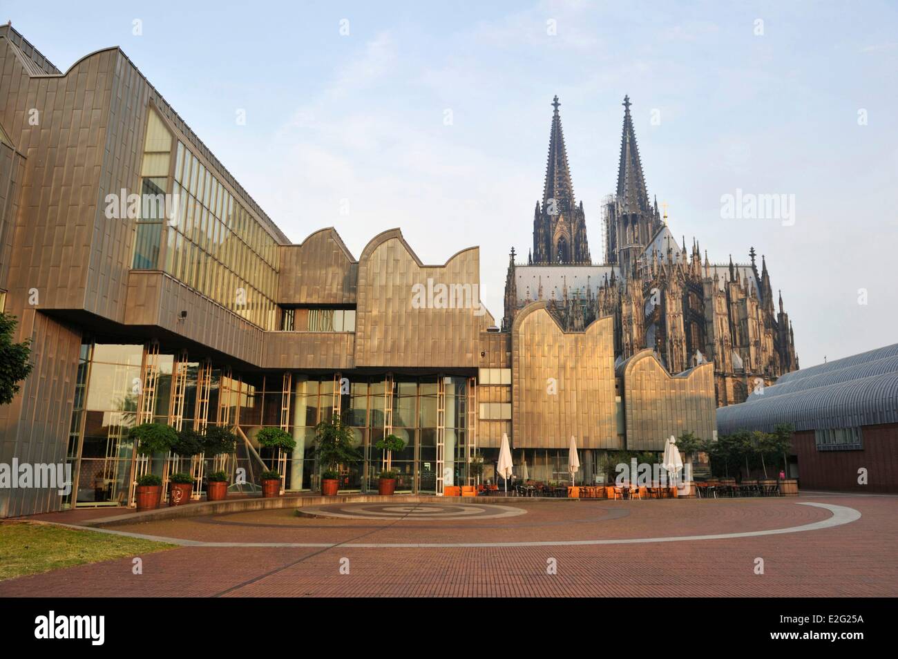 Germania Nord Reno Westfalia Colonia il Museo Ludwig e la cattedrale di Colonia sono classificati come patrimonio mondiale dall' UNESCO Foto Stock