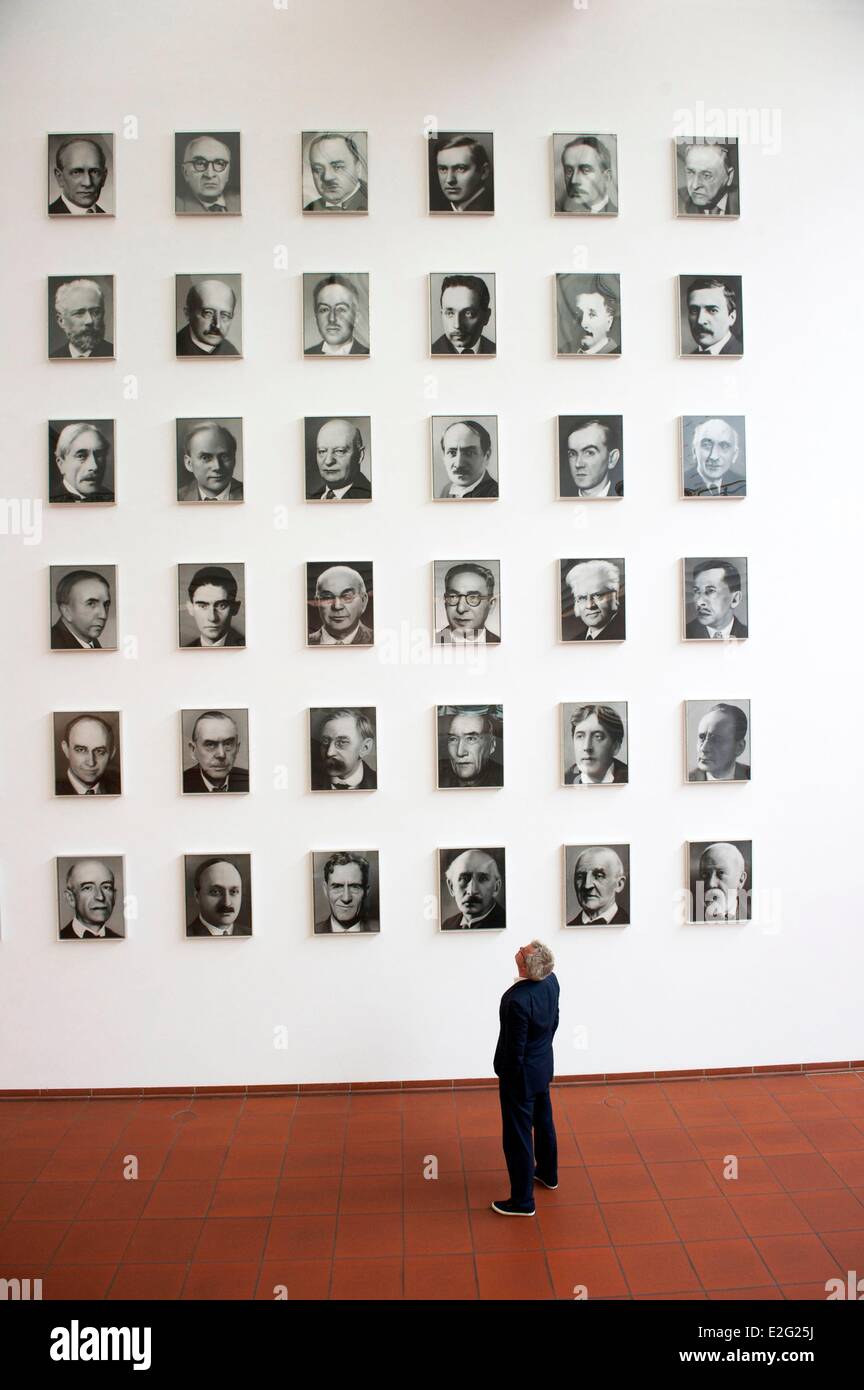 Germania Nord Reno Westfalia Colonia il Museo Ludwig di 48 ritratti di Gerhard Richter Foto Stock