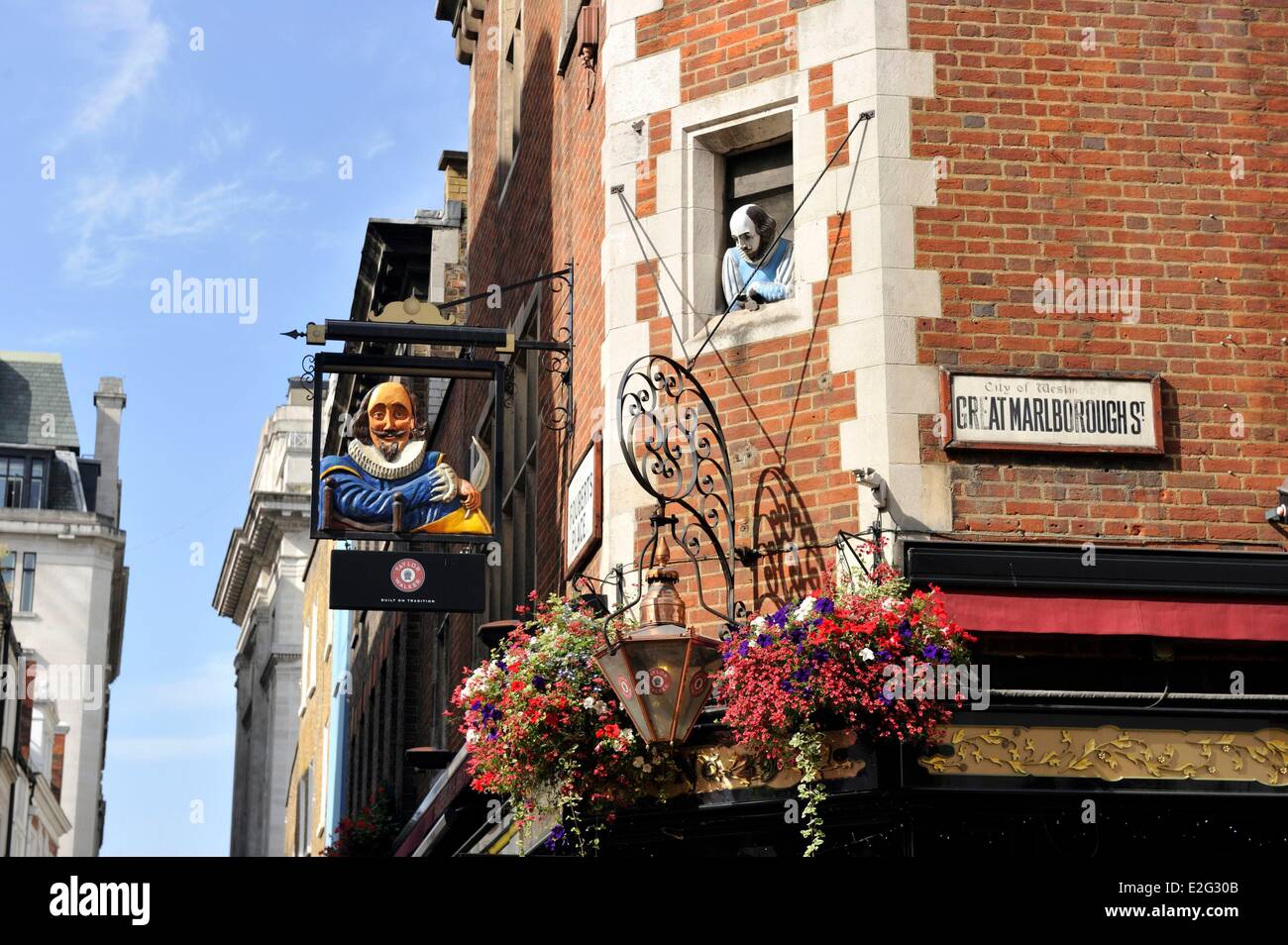 Regno Unito Londra Soho Shakespeare Head pub Great Marlborough Street Foto Stock