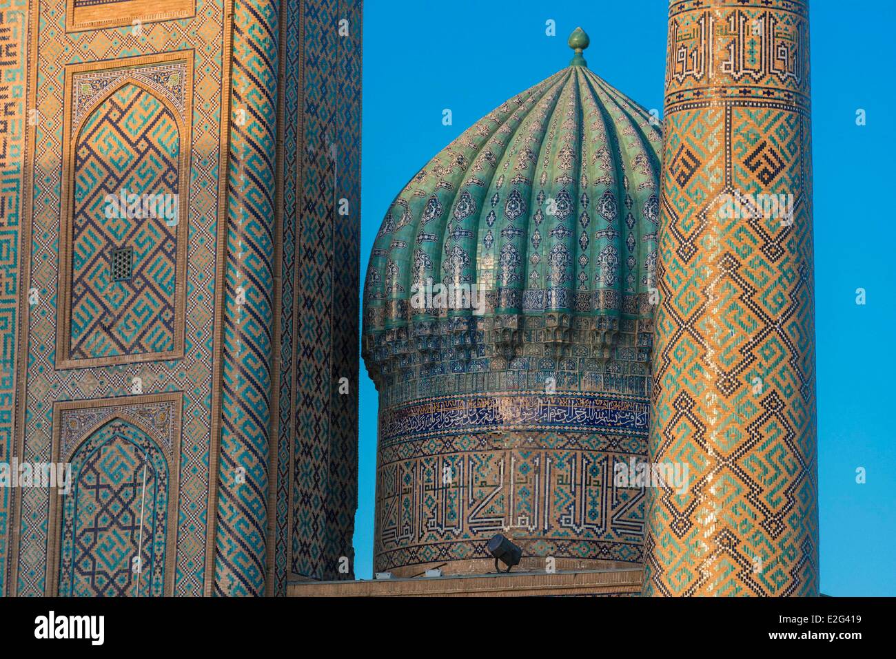 Uzbekistan Silk Road Samarcanda elencati come patrimonio mondiale dall UNESCO luogo Registan Sher-Dor Madrasah dettaglio Foto Stock