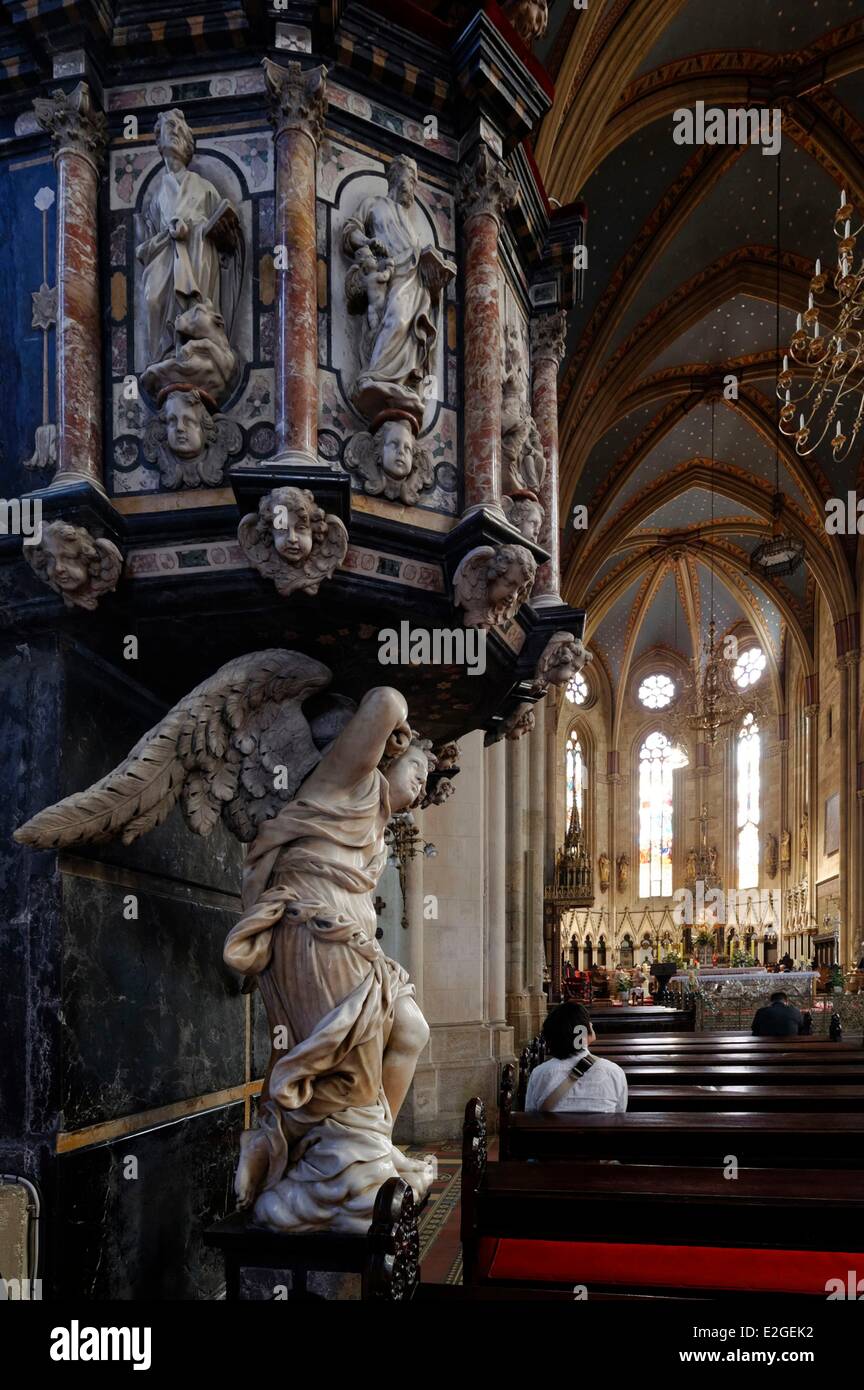 Croazia Zagabria Kaptol district cattedrale di Assuption della Beata Vergine Maria in marmo policromo Pulpito barocco di Sloveni scultore M. Kusse Foto Stock