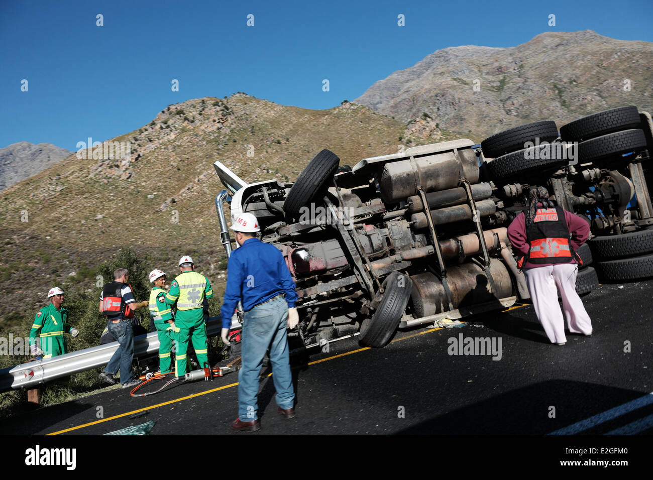 Carrello ribaltata sulla N1 autostrada vicino a Worcester, Sud Africa Foto Stock