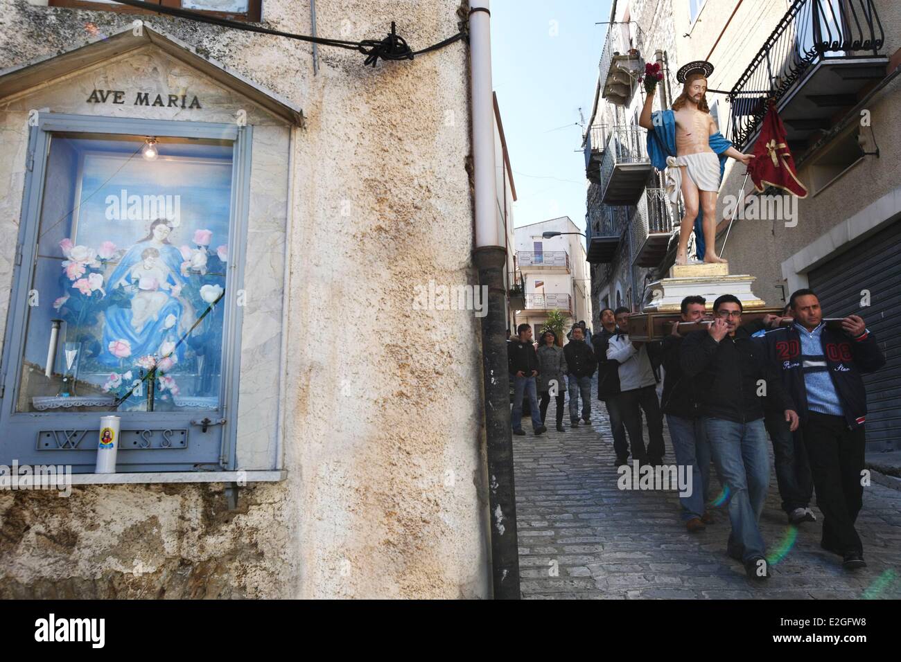 Italia Sicilia Prizzi La Domenica di Pasqua la danza dei diavoli Foto Stock