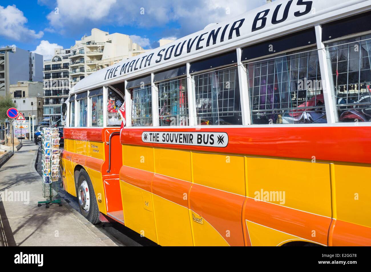Malta Sliema uno degli ultimi bus britannici Foto Stock