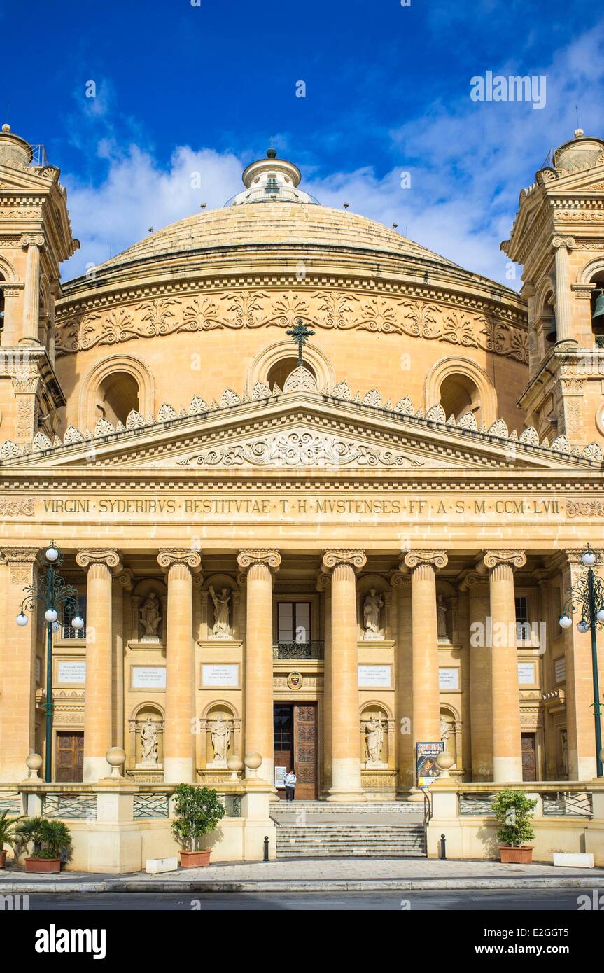 Malta Mosta famosa per la Chiesa Rotonda di San Marija Assunta con uno dei più grande cupola non supportato nel mondo Foto Stock