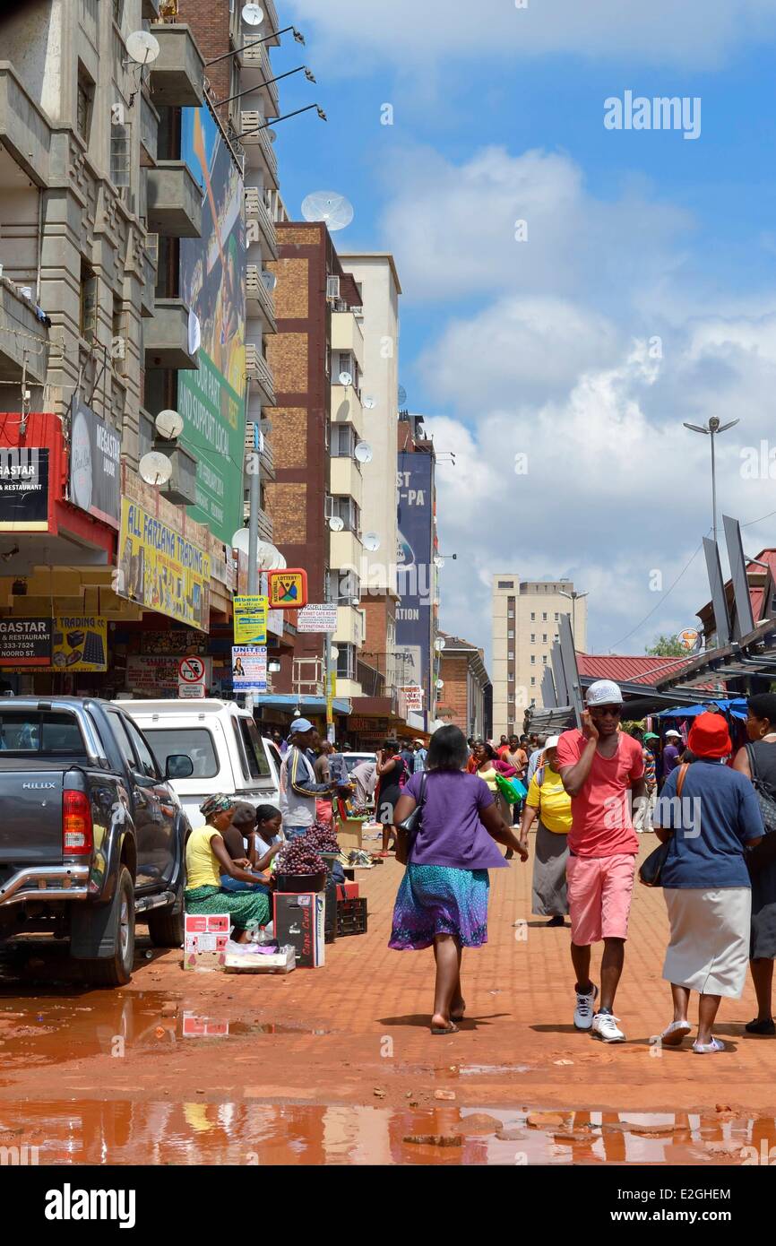 Africa del sud della provincia di Gauteng Johannesburg CBD (Central Business District) Noord street nell area della stazione ferroviaria Foto Stock