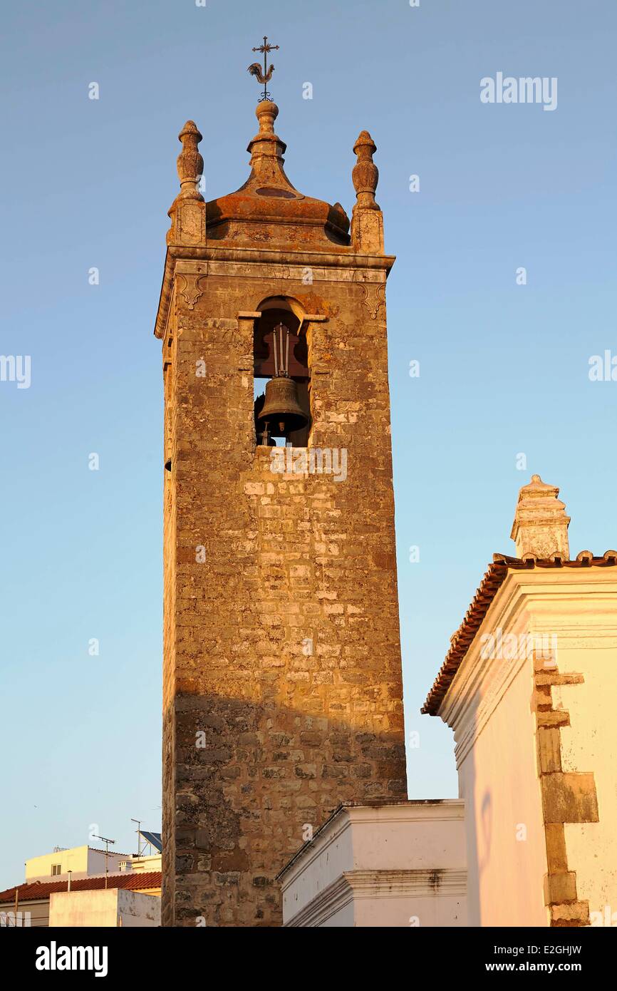 Il Portogallo Algarve Faro district Loule ex minareto della moschea ora campanile della chiesa Matriz (Igreja Matriz de Sao Clemente) Foto Stock