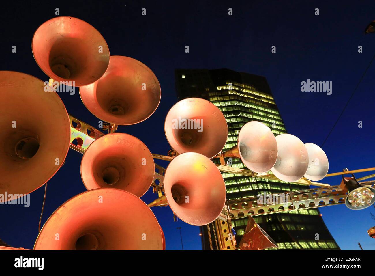 Francia Bouches du Rhone Marseille 2013 capitale europea della cultura di Urbano V Dock Street des saponata Babel Med Music 2013 CMA CGM Tower architetto Zaha Hadid Foto Stock