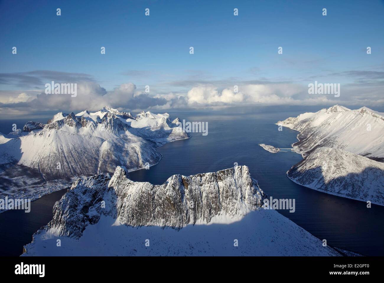 Norvegia Troms Senja isola villaggio di pescatori di Husoy isola in inverno Foto Stock