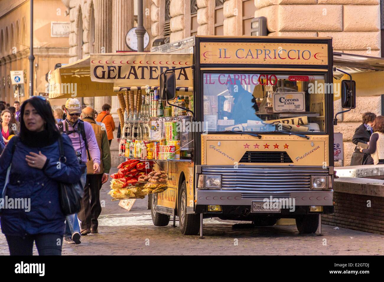 S Trade Roma Strade a roma immagini e fotografie stock ad alta risoluzione - Alamy