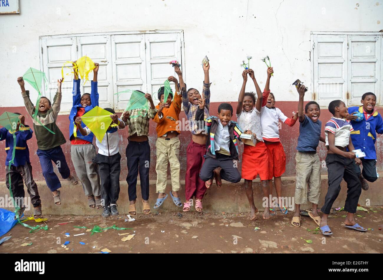 Madagascar Antananarivo scolari salti in aria Foto Stock