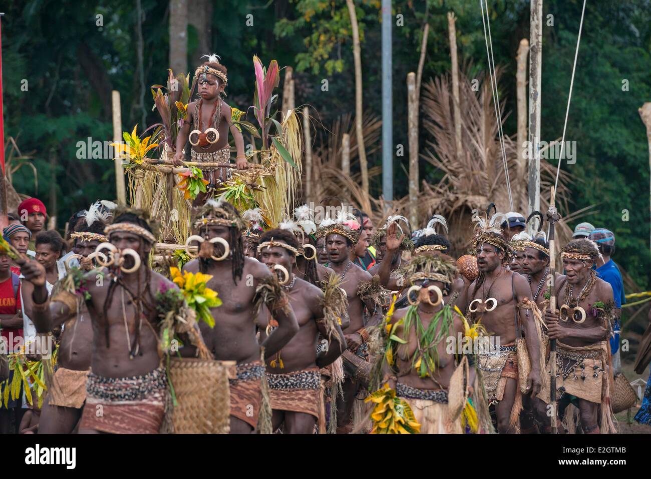 Papua Nuova Guinea arcipelago di Bismarck Penisola Gazelle nuova isola Gran Bretagna East New Britain provincia Rabaul Kokopo maschera nazionale Festival Worriors Kusare sing-sing gruppo isola Pililo cerimonia di circoncisione Foto Stock