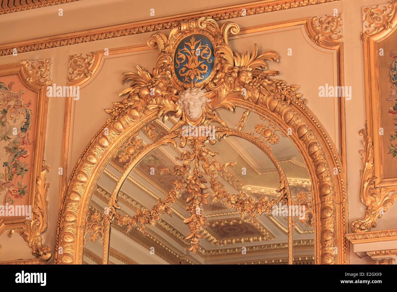Francia Paris Quai d'Orsay hotel del Ministero degli Affari Esteri presso lo stabilimento di Beauvais tapestry drawing room anche noto come Parrot dettaglio camera dello specchio Foto Stock