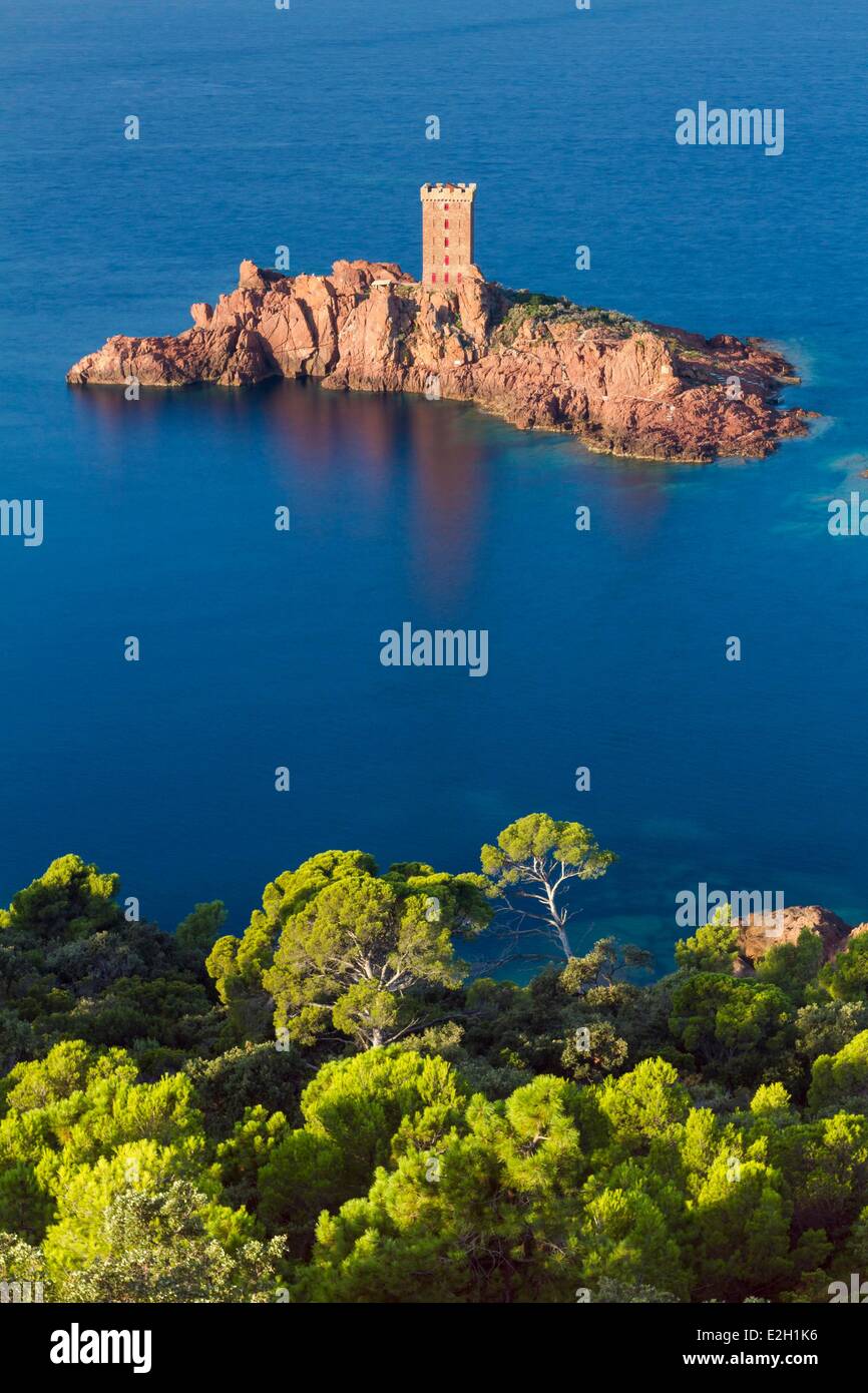 Francia Var Corniche de l'Esterel Saint Raphael Ile d'o nella parte anteriore del cappuccio du Dramont Foto Stock