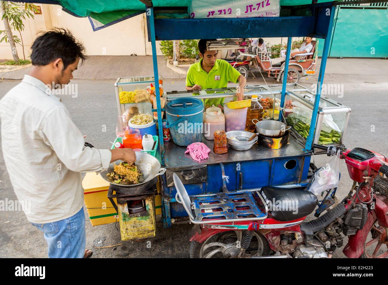 Cambogia Phnom Penh street food in stallo Foto Stock