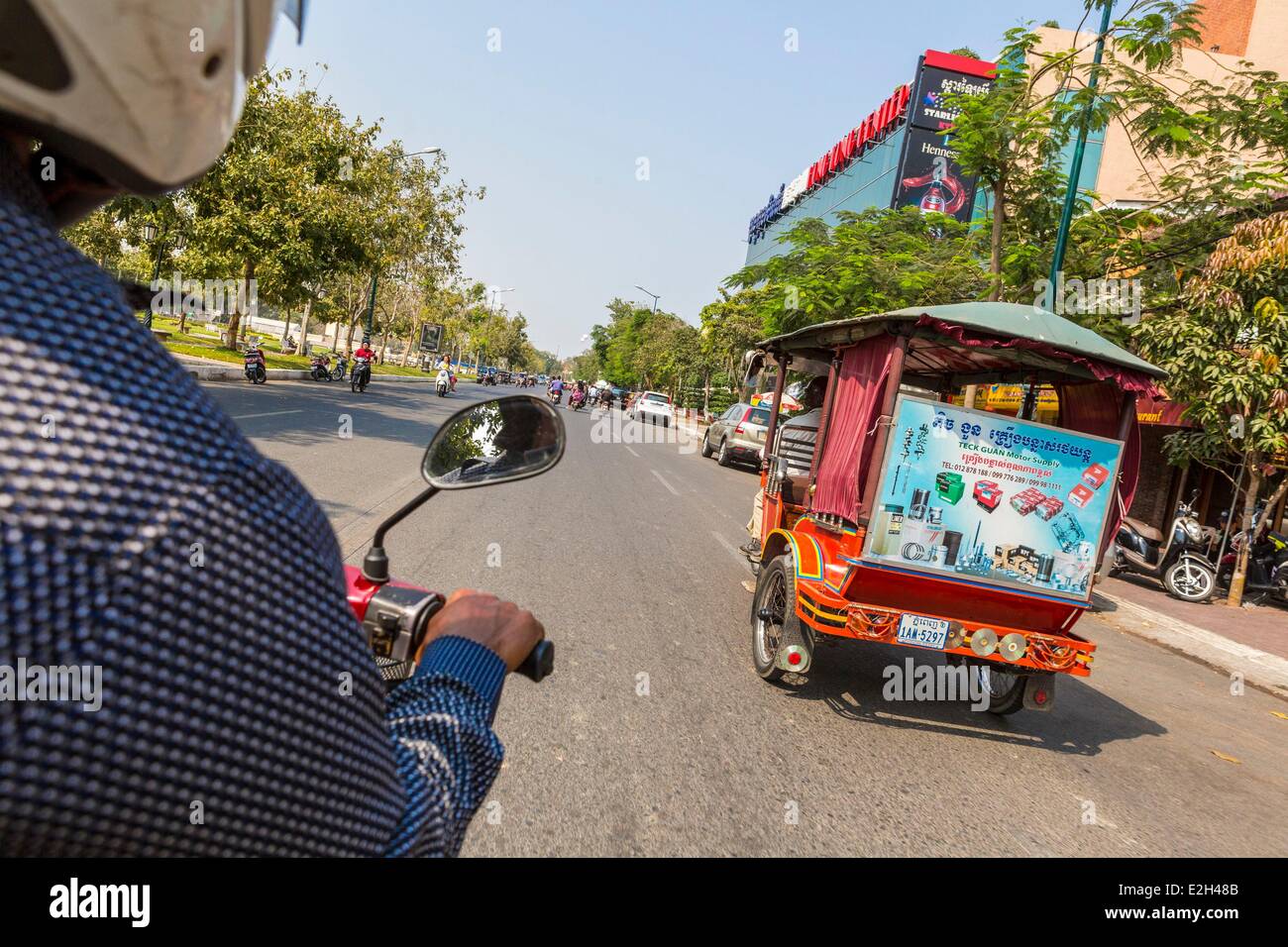 Cambogia Phnom Penh visualizza un motociclo taxi o moto-dop Foto Stock