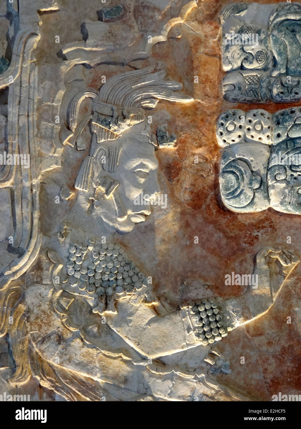 Rilievo particolare del tempio Maya rovine di Palenque in Messico Foto Stock