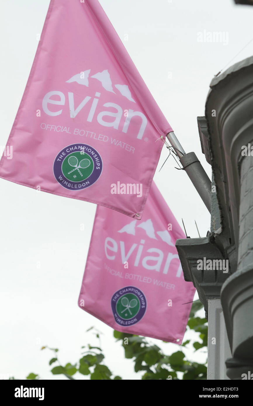 Wimbledon Londra , 20 giugno 2014. Wimbledon high street è decorato con le bandiere nel costruire fino al 2014 Lawn Tennis campionati che iniziano il 23 giugno Credito: amer ghazzal/Alamy Live News Foto Stock