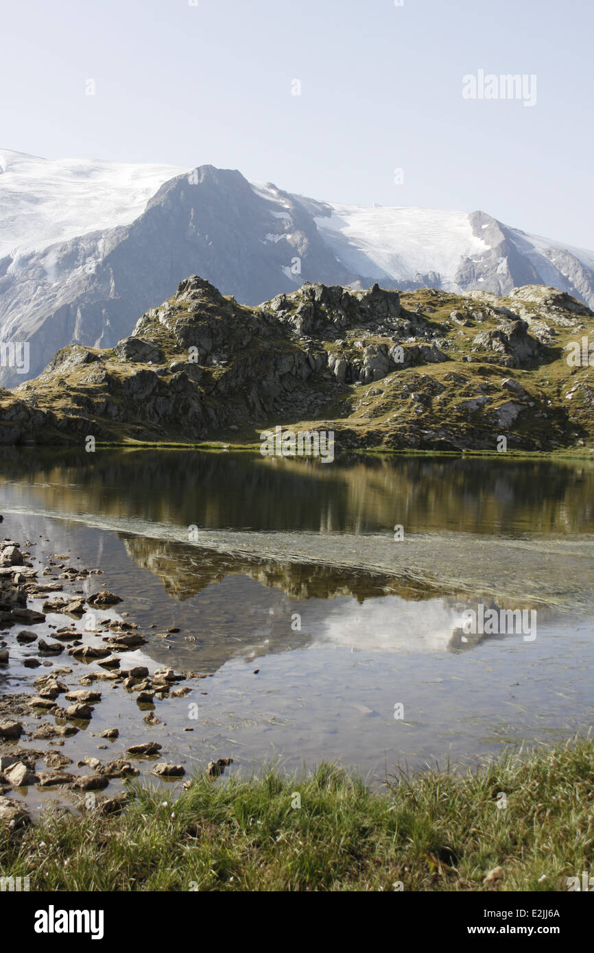 Escursionismo sul plateau de Emparis, Massif de l'Oisans, vicino al parco naturale di Les Ecrins, Isère, Rhône-Alpes, in Francia. Foto Stock
