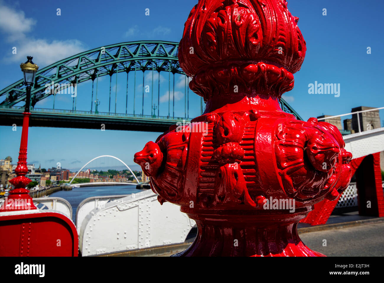 Tyne Bridge dal ponte girevole Foto Stock