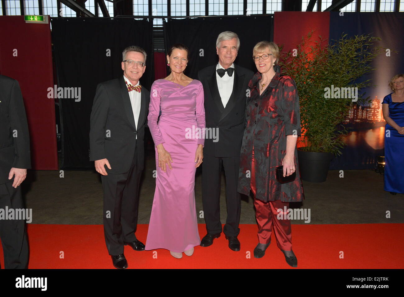 Thomas de Maiziere, Martina de Maiziere, Michael Otto, Chrisl Otto a Michael Otto il settantesimo compleanno festa a Schuppen 52. Dove: Amburgo, Germania Quando: 13 Apr 2013 Foto Stock