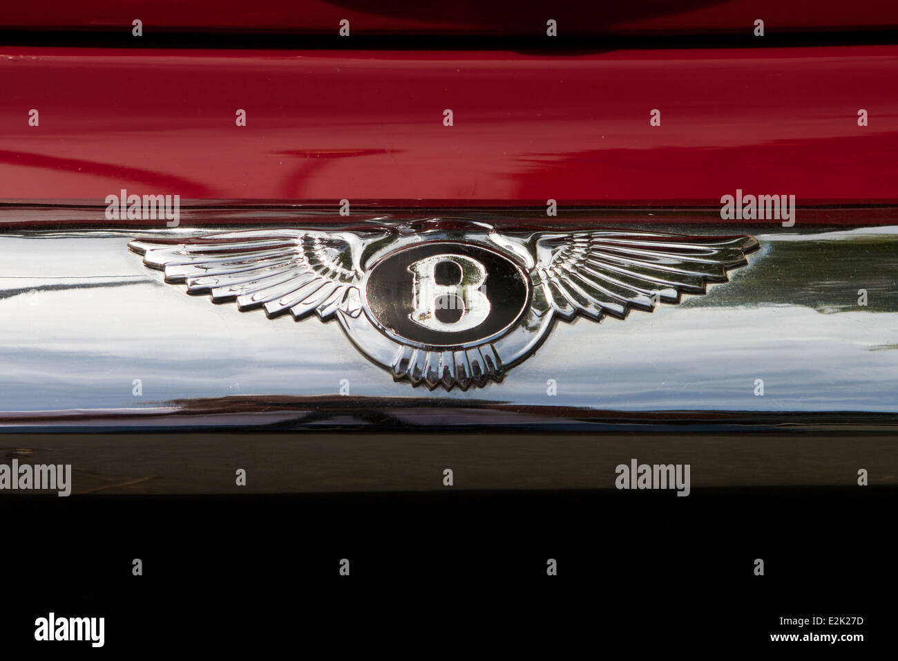 Un 1955 British Bentley logo cromato a British Car Show in Santa Ana California Foto Stock