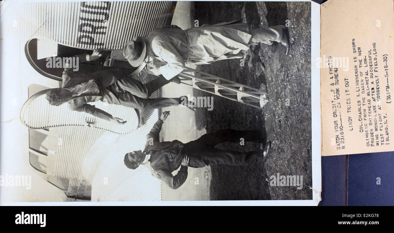 Questa immagine raffigura il monoplano Prudden-Whitehead, uno dei primi aerei prodotti dalla Atlanta Aircraft Corporation. Mette in evidenza il contributo di Charles Lindbergh e i notevoli sviluppi dell'aviazione all'inizio del XX secolo, mostrando aerei come il PW-1, il motore Wright J-6-7, e l'importanza dei primi pionieri dell'aviazione di Garden City, New York. Foto Stock