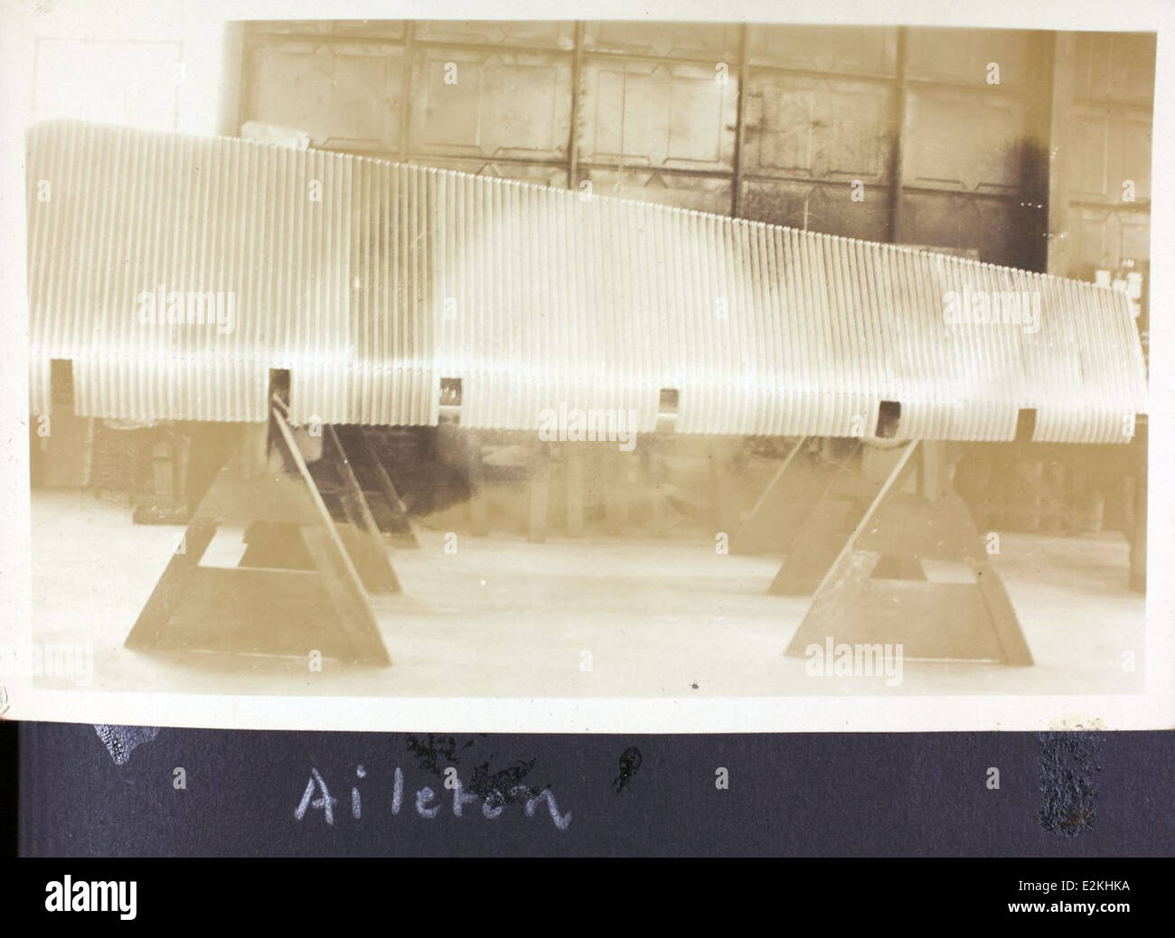 Questa immagine mostra il monoplano Prudden e il Prudden-Whitehead Trimotor, progettati dalla Atlanta Aircraft Corporation. Questi aerei, alimentati da motori aeronautici Wright, facevano parte dei primi esperimenti di aviazione. Foto Stock