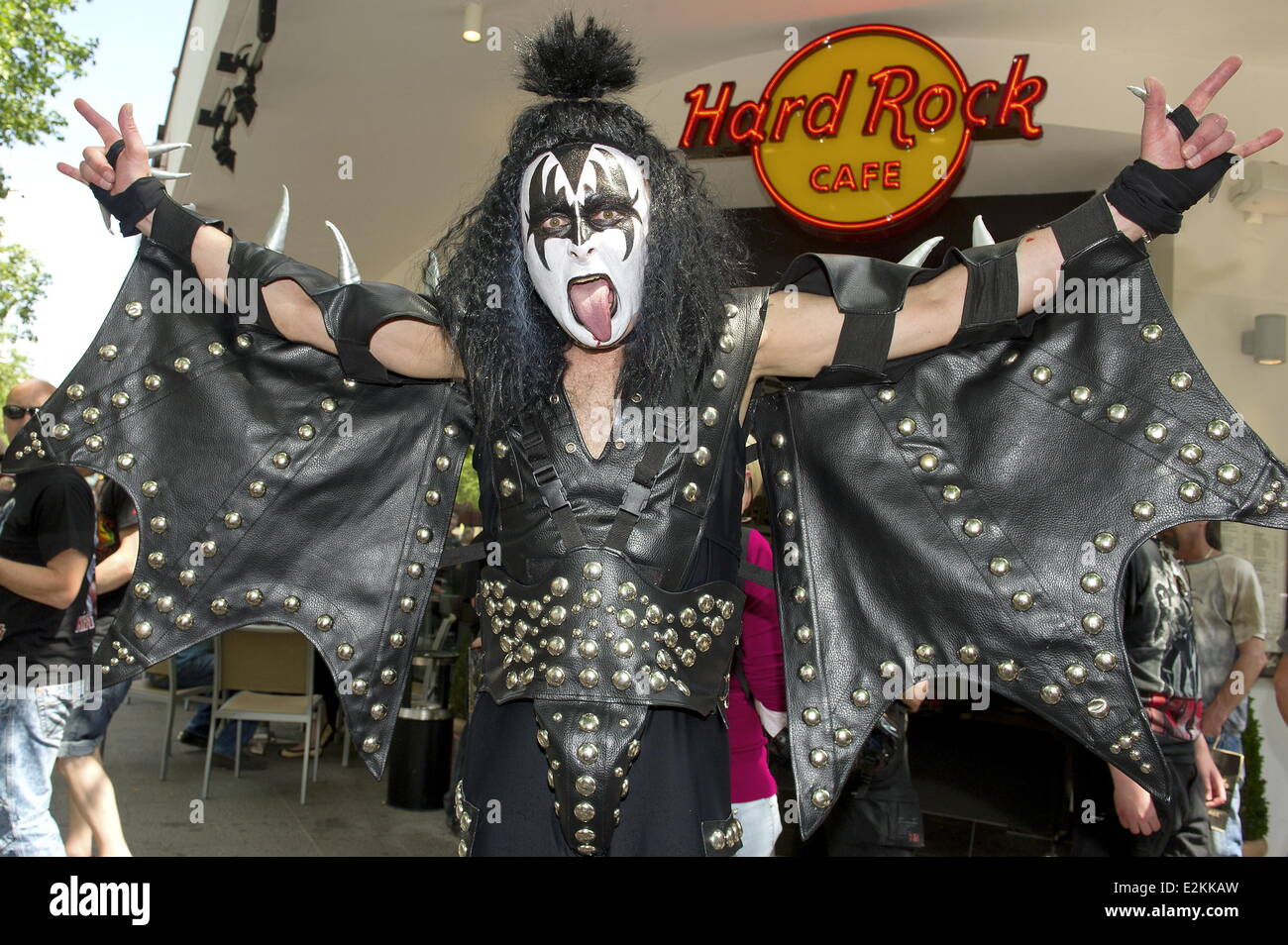 Atmosfera a un photocall con Gene Simmons per promuovere la sua nuova chitarra strumenti al Hard Rock Cafe. Dove: Berlino, Germania Quando: 12 Giu 2013 Foto Stock