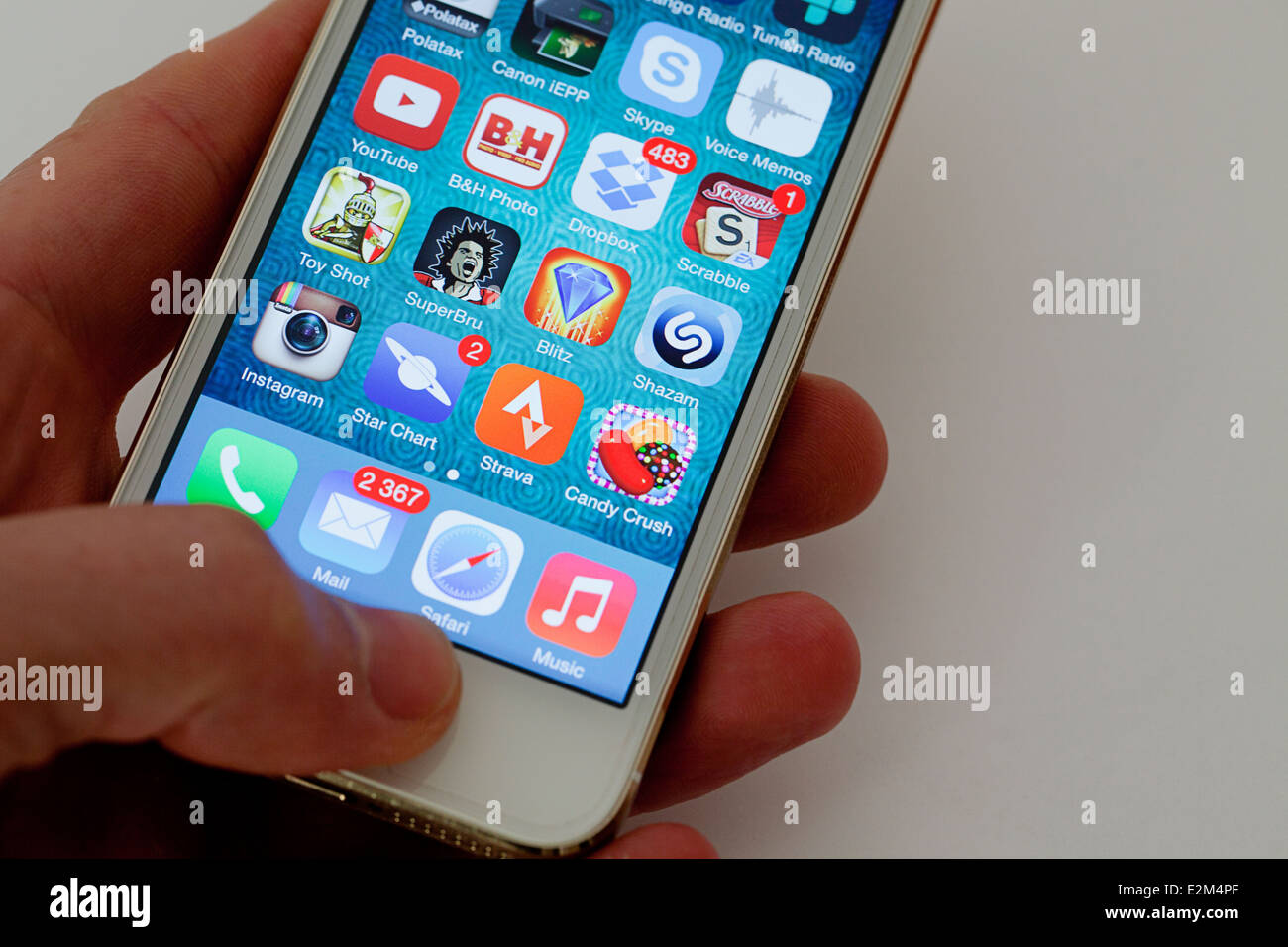 Apple iphone 5 immagini e fotografie stock ad alta risoluzione - Alamy