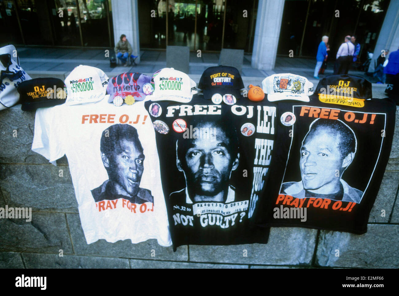 LOS ANGELES, CA - Marzo 1: Media al di fuori del palazzo di giustizia al O.J. Simpson in prova a Los Angeles, la California il 1 marzo 1995. Foto Stock