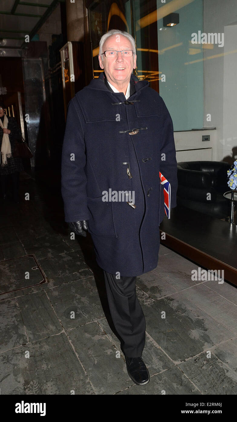 Partenze per i Beatles musical "Let it Be' che presenta: Pete Waterman dove: Londra, Regno Unito quando: 13 Feb 2013 Foto Stock