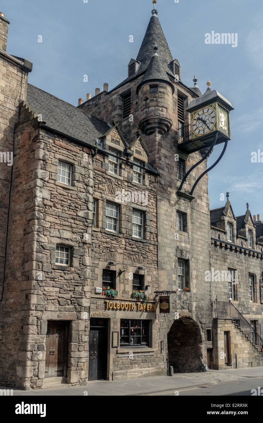 Il Tolbooth Tavern sul Royal Mile di Edimburgo Foto Stock