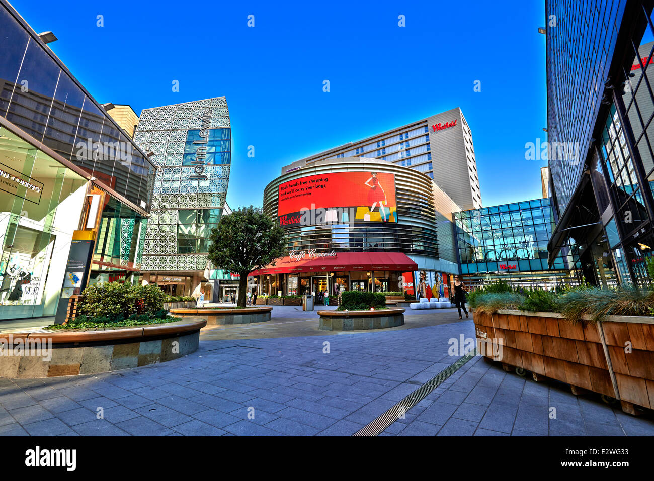 Westfield Stratford City è un centro commerciale a Stratford, Londra, di proprietà del gruppo Westfield. Foto Stock