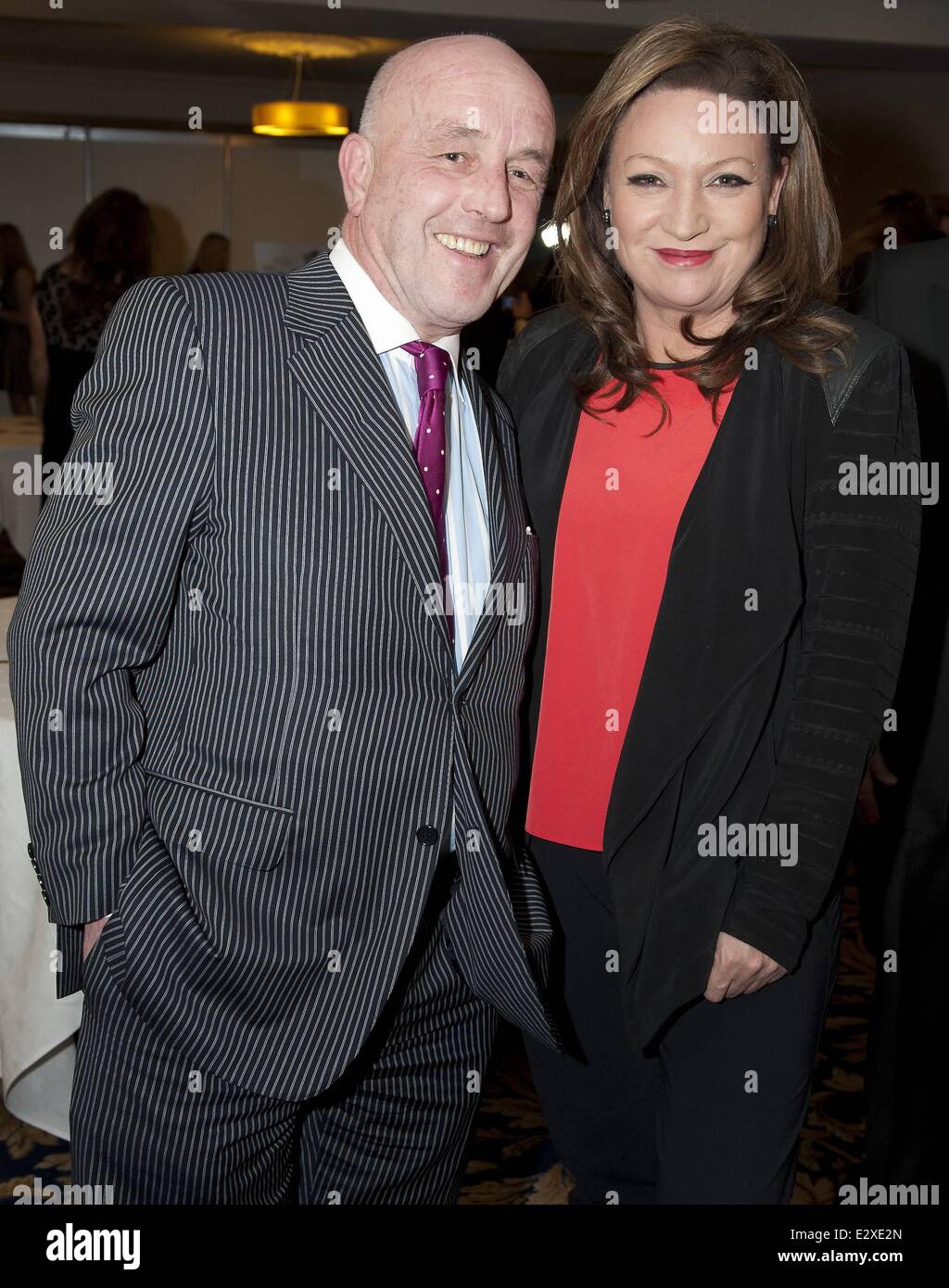 Cathy O'Connor e Noel Cunningham host 'angeli per Barnardos' carità fashion show sponsorizzato da Angelo verde Skincare a Ballsbridge Hotel dotato di: Louis Copeland, Norah Casey dove: Dublino, Irlanda quando: 23 Mar 2013 Foto Stock